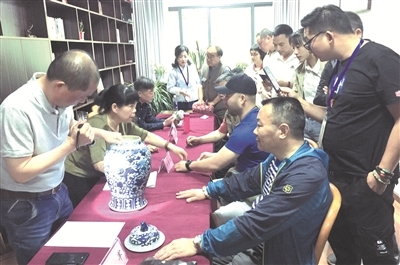 省文物專家免費為市民鑒寶，藝術珍品點亮尋常百姓家
